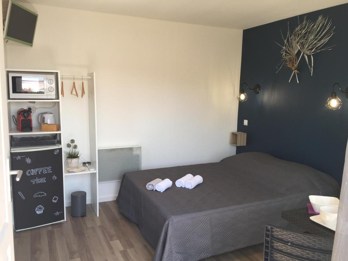 Les Palmiers Appartement Chimilin Buitenkant foto