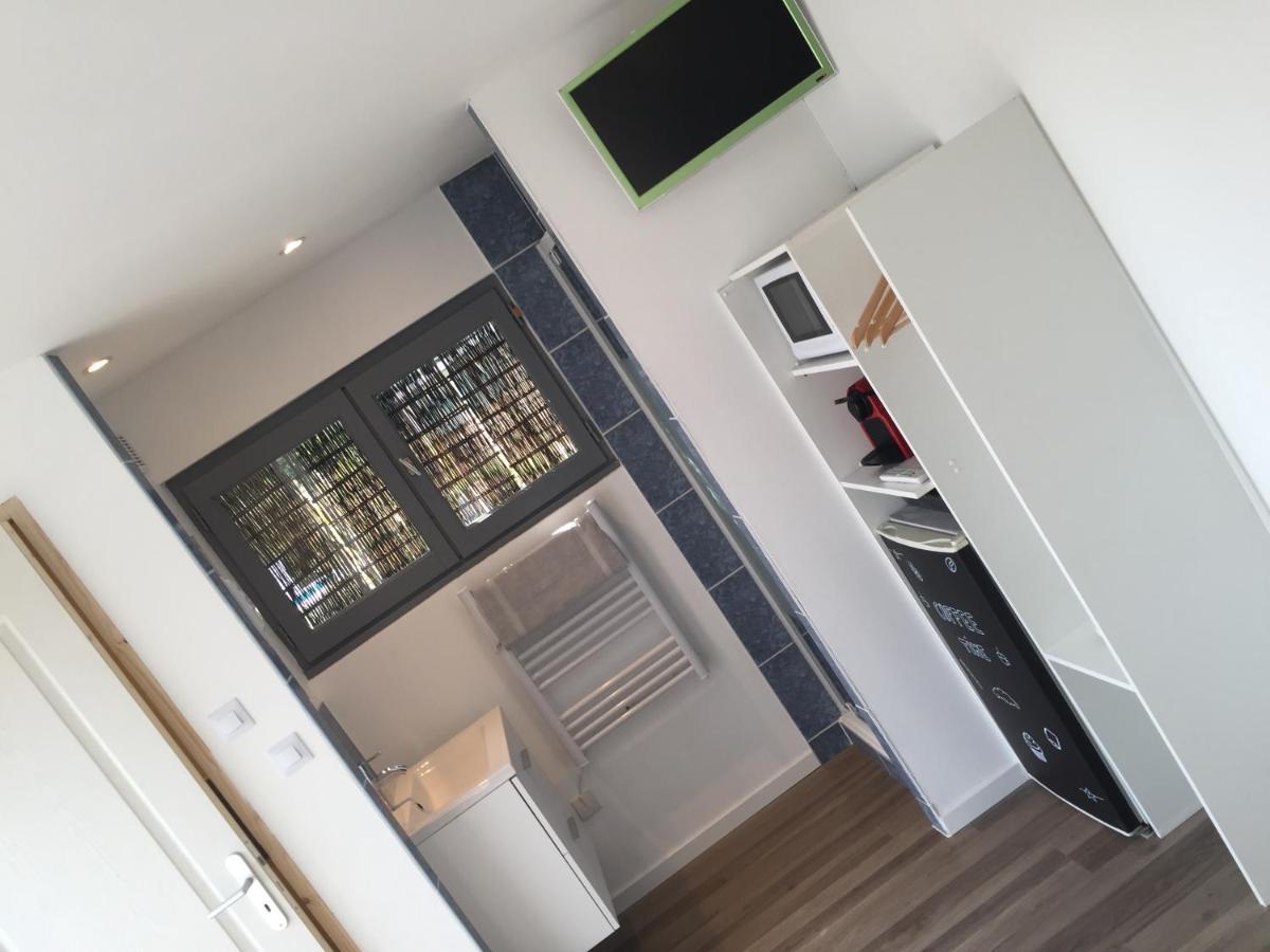 Les Palmiers Appartement Chimilin Buitenkant foto