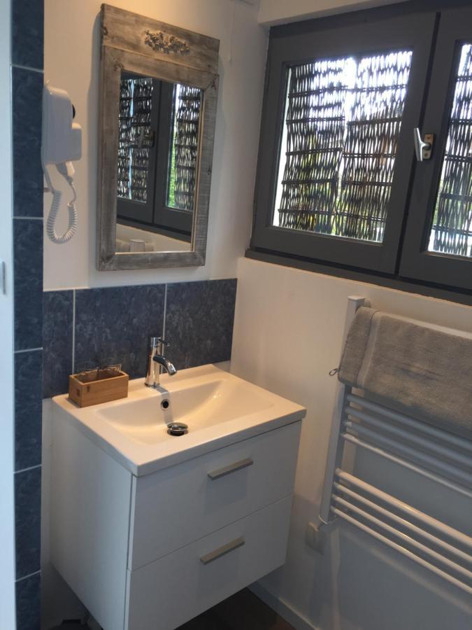 Les Palmiers Appartement Chimilin Buitenkant foto